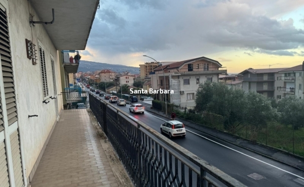 Luminoso appartamento con ampi balconi.